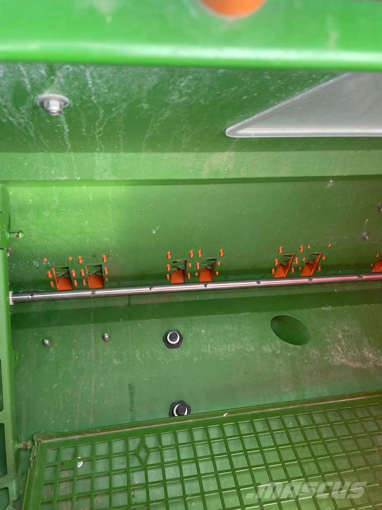 Amazone ED 6000 2C Special Contour Maisplanter Maiszaaier Mechanické sejačky