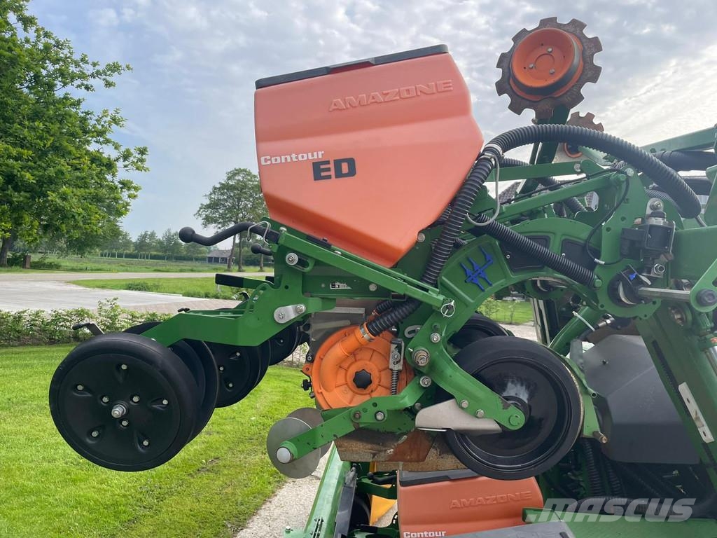 Amazone ED 6000 2C Special Contour Maisplanter Maiszaaier Mechanické sejačky