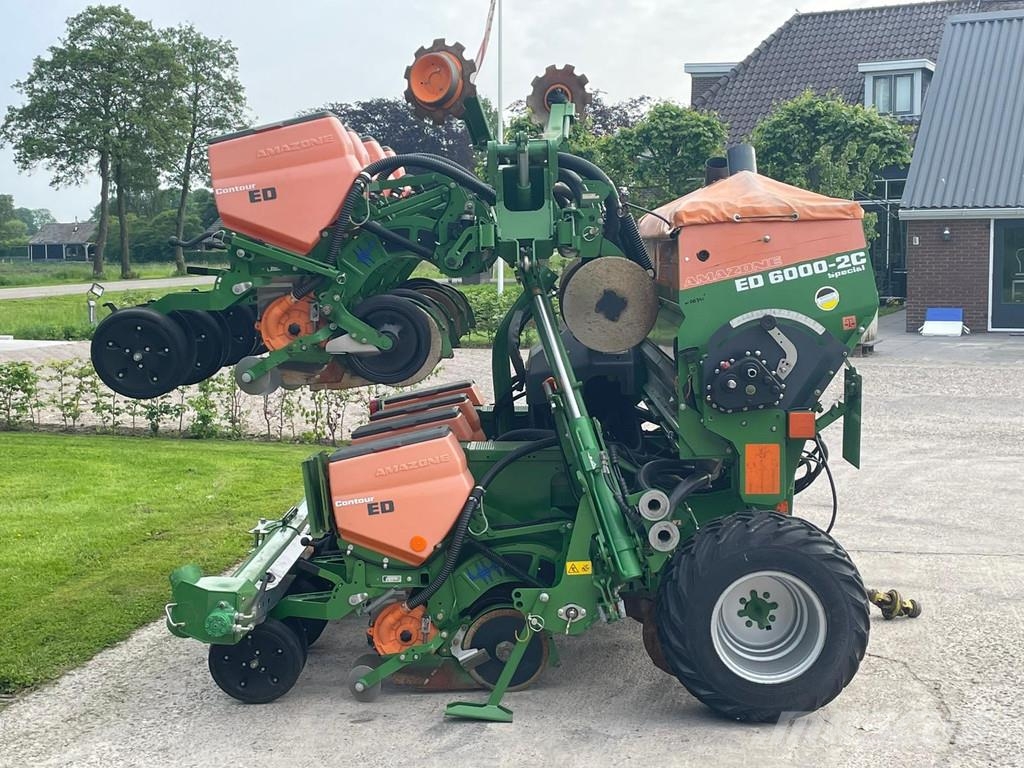 Amazone ED 6000 2C Special Contour Maisplanter Maiszaaier Mechanické sejačky