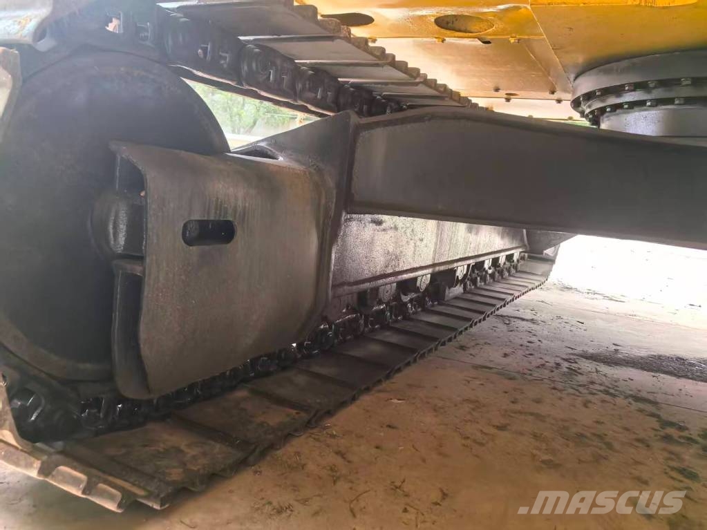 Komatsu PC 130-7 Bagri goseničarji