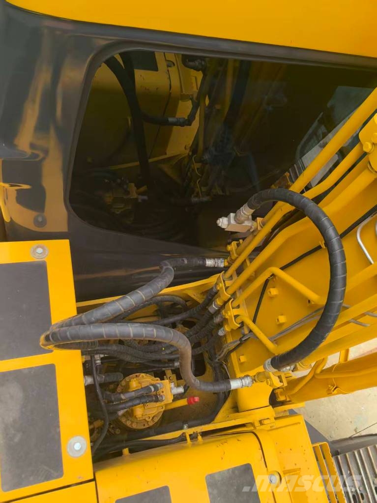 Komatsu PC 130-7 Bagri goseničarji