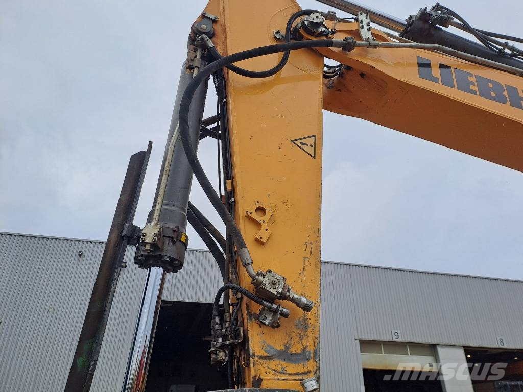 Liebherr R946LC 履帶式 挖土機/掘鑿機/挖掘機