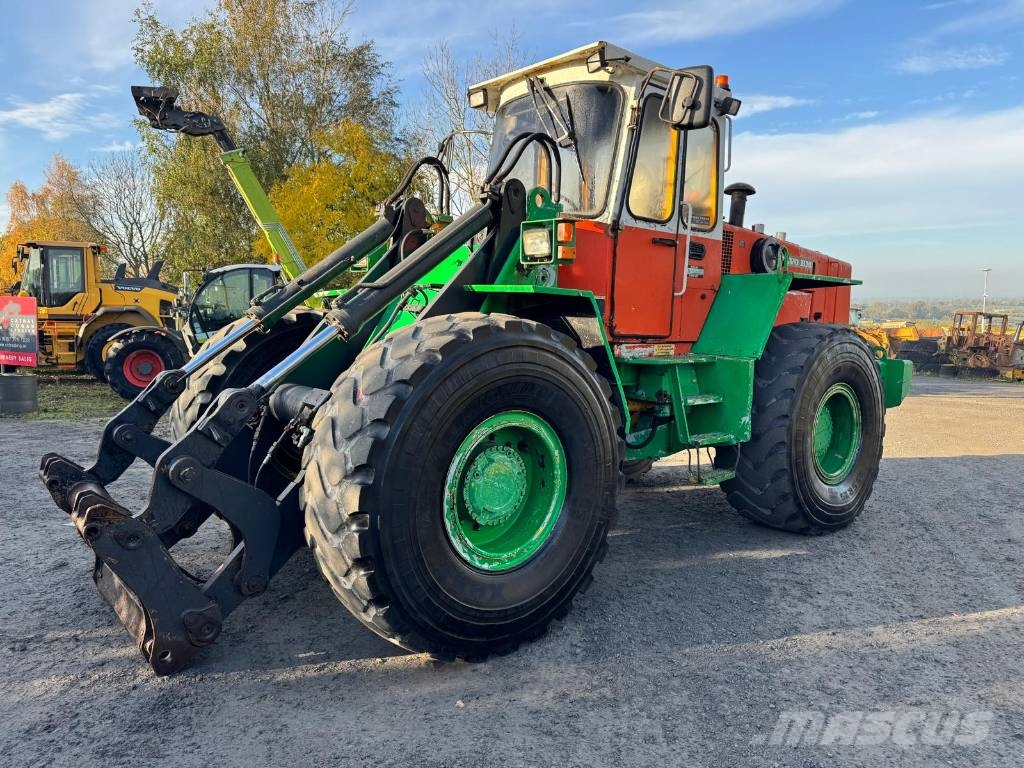Volvo BM L 90 Pale gommate