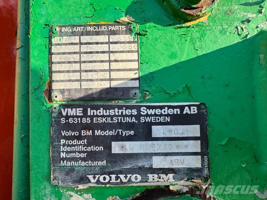 Volvo BM L 90 Pale gommate