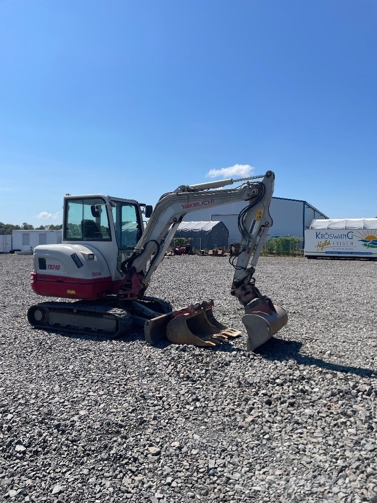 Takeuchi TB 240 Mini excavadoras < 7t