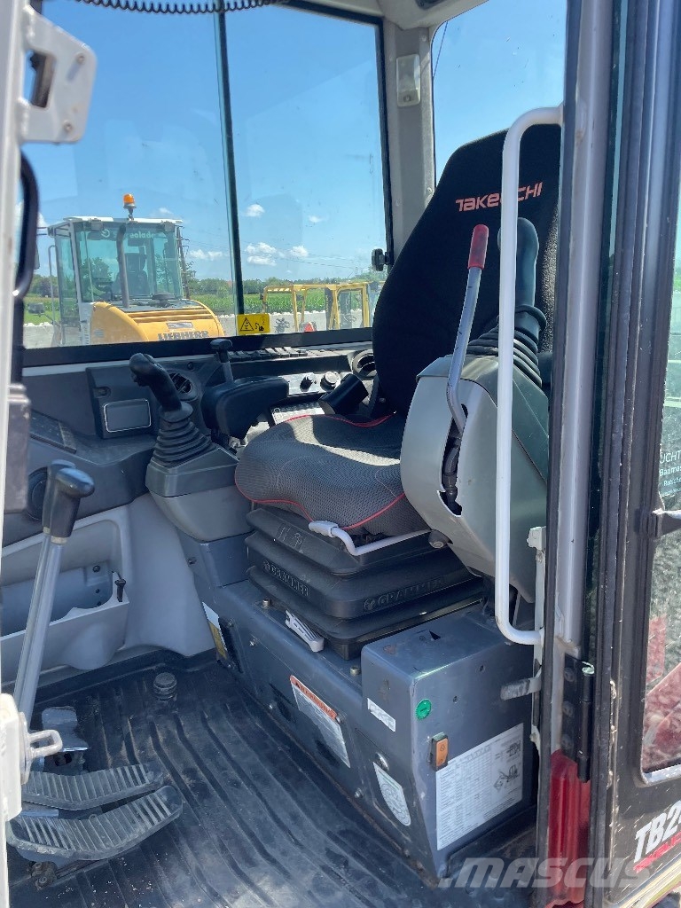 Takeuchi TB 240 Mini excavadoras < 7t
