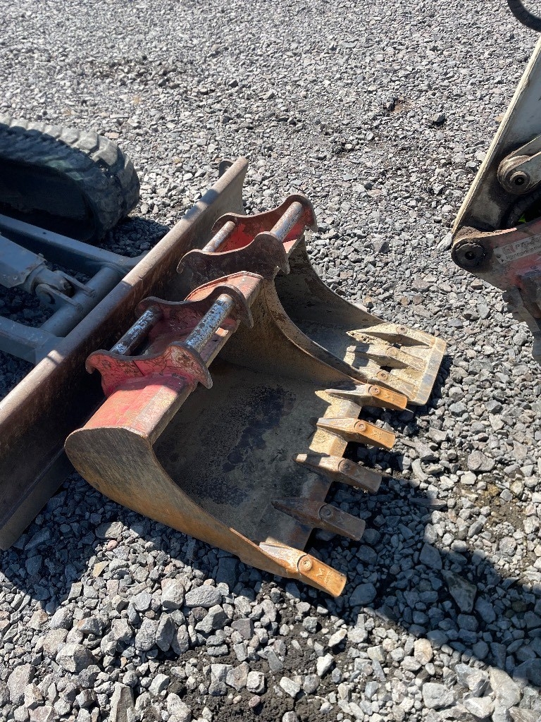 Takeuchi TB 240 Mini excavadoras < 7t