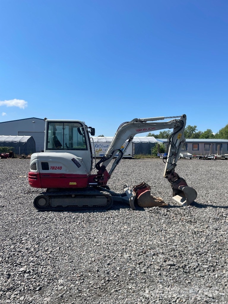 Takeuchi TB 240 Mini excavadoras < 7t