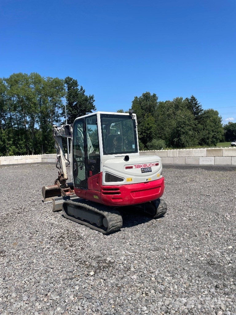 Takeuchi TB 240 Mini excavadoras < 7t