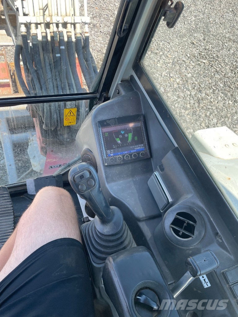 Takeuchi TB 240 Mini excavadoras < 7t