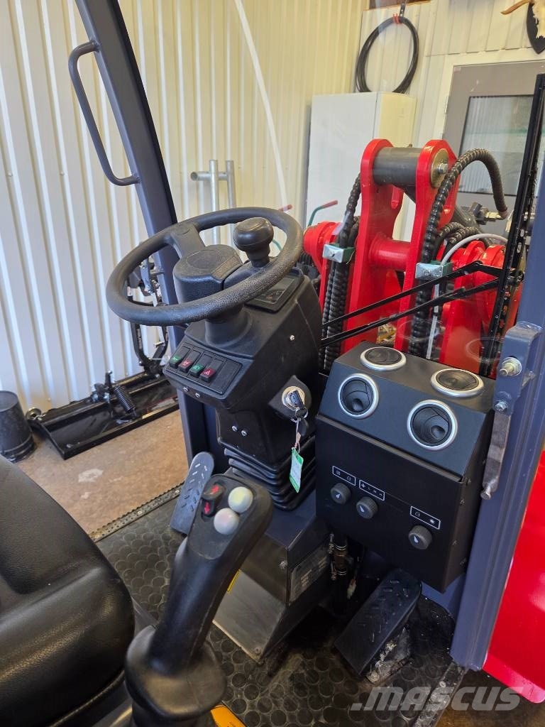 Flexitrac 1126 CAB Daugiafunkciniai pakrovėjai