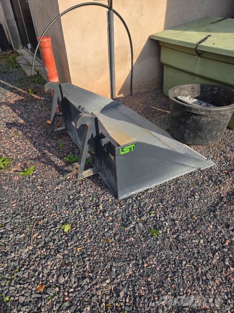 Flexitrac 1126 CAB Daugiafunkciniai pakrovėjai