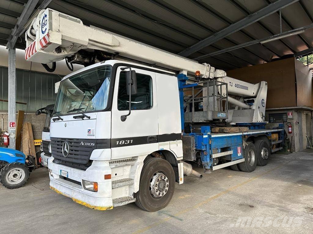 Cela TJ460 anno 2005 المنصات الهوائية المثبتة على شاحنة