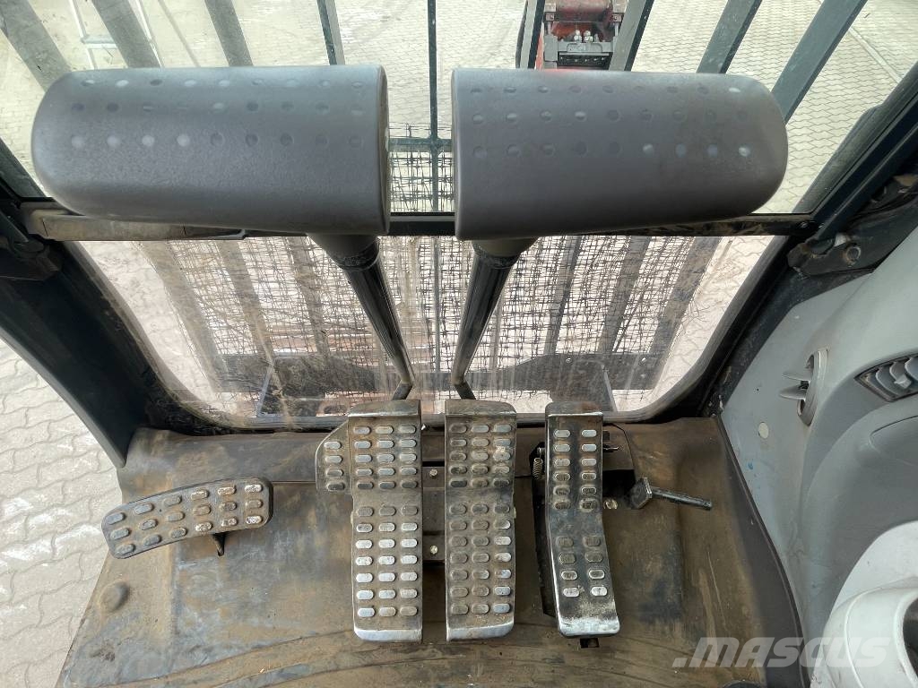Hitachi ZX210LC-5B Hybrid Monoblock OilQuick OQ70/55 Kli حفارات زحافة