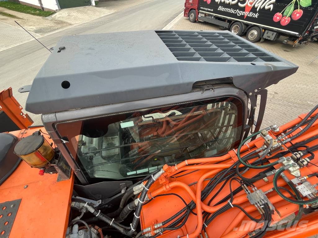 Hitachi ZX210LC-5B Hybrid Monoblock OilQuick OQ70/55 Kli حفارات زحافة
