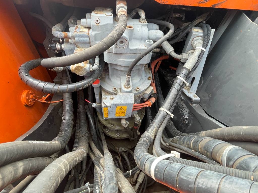 Hitachi ZX210LC-5B Hybrid Monoblock OilQuick OQ70/55 Kli حفارات زحافة