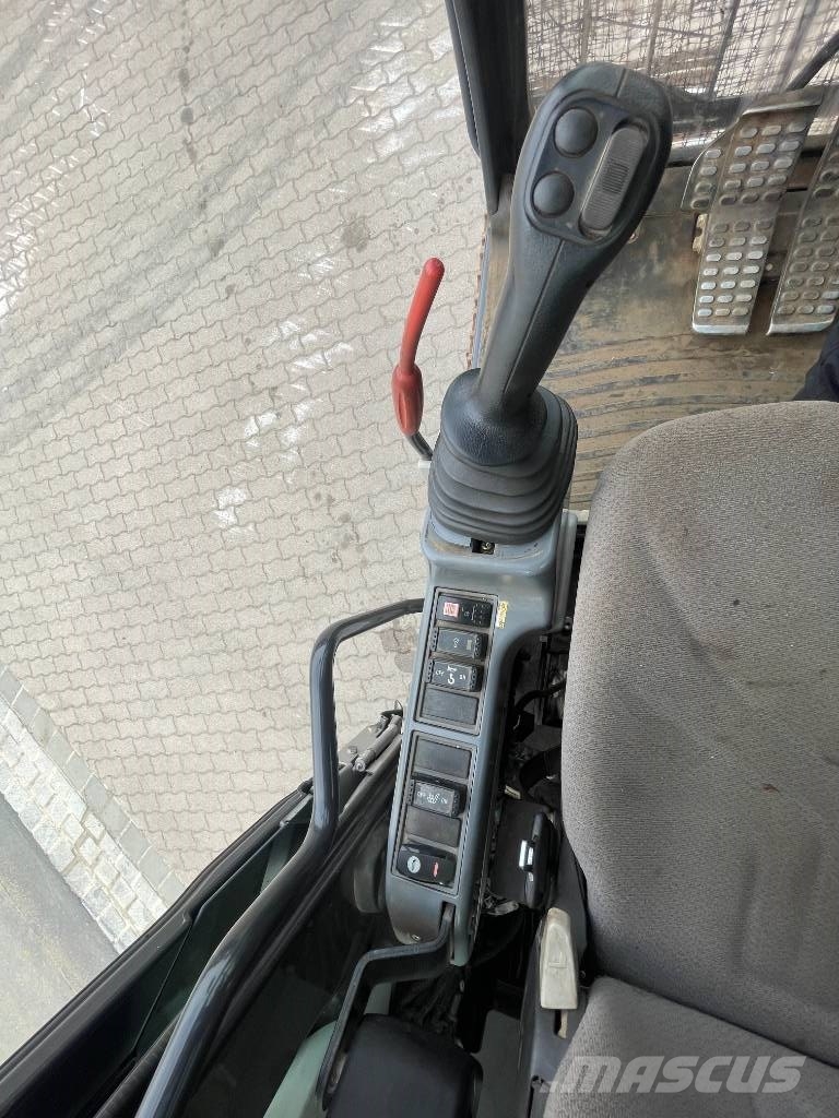Hitachi ZX210LC-5B Hybrid Monoblock OilQuick OQ70/55 Kli حفارات زحافة
