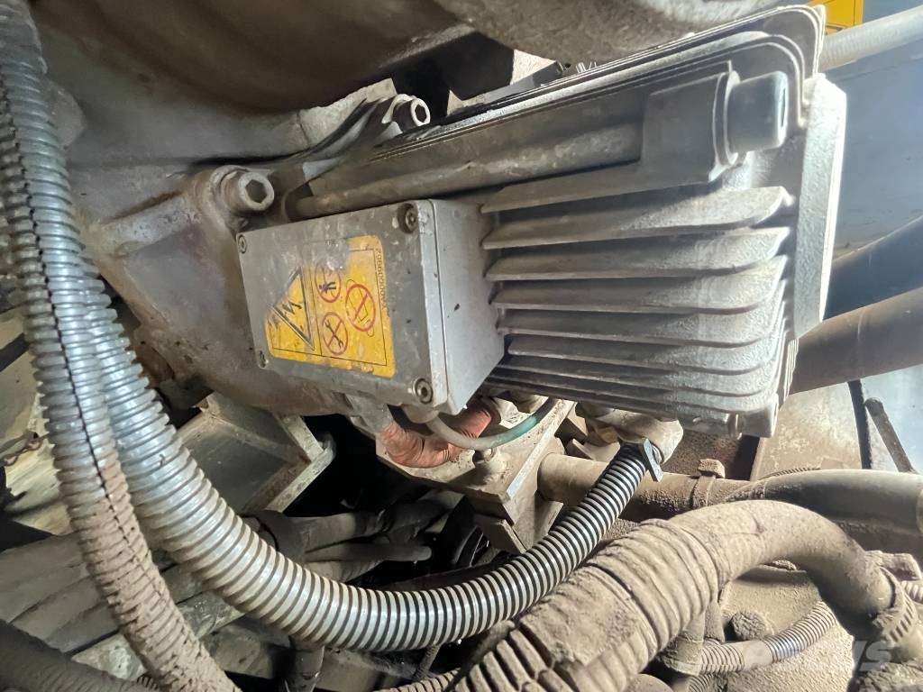 Hitachi ZX210LC-5B Hybrid Monoblock OilQuick OQ70/55 Kli حفارات زحافة
