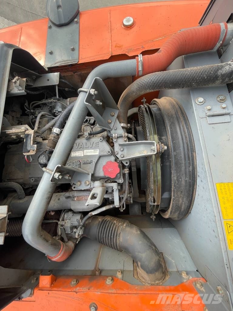 Hitachi ZX210LC-5B Hybrid Monoblock OilQuick OQ70/55 Kli حفارات زحافة