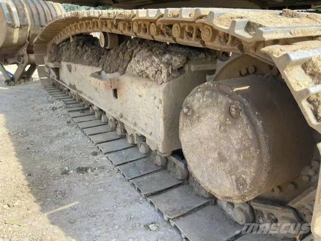 Komatsu PC 200 履带挖掘机