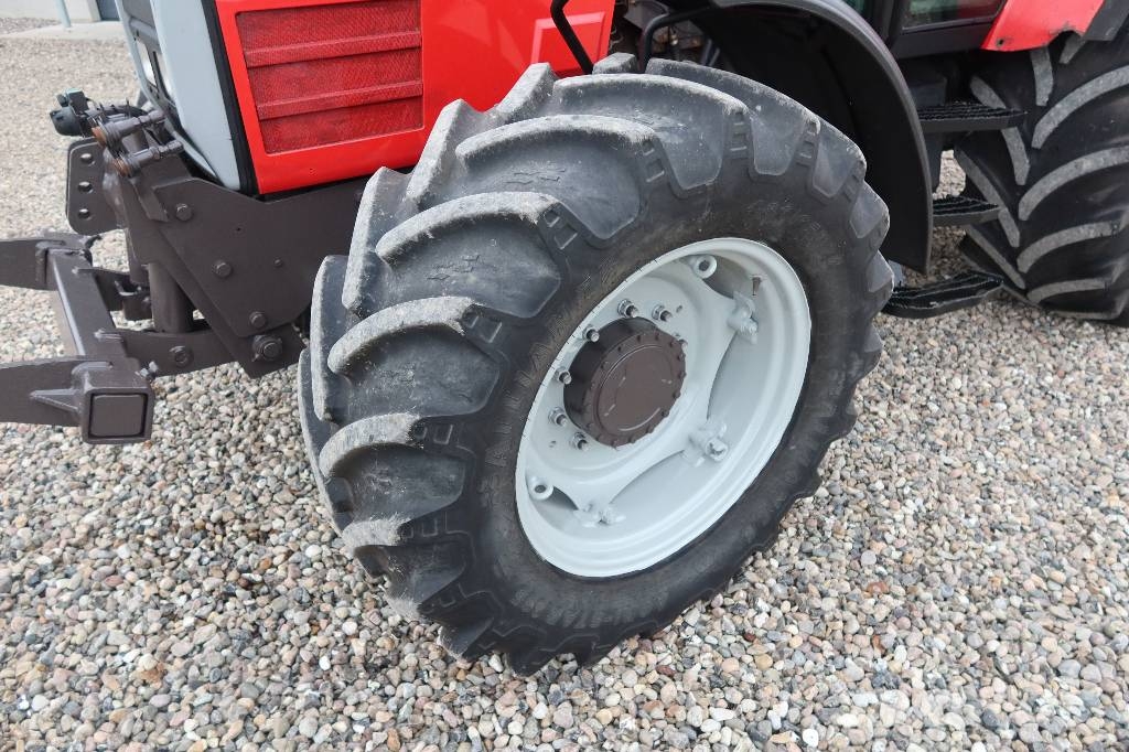 Massey Ferguson 6190 DynaShift Traktori