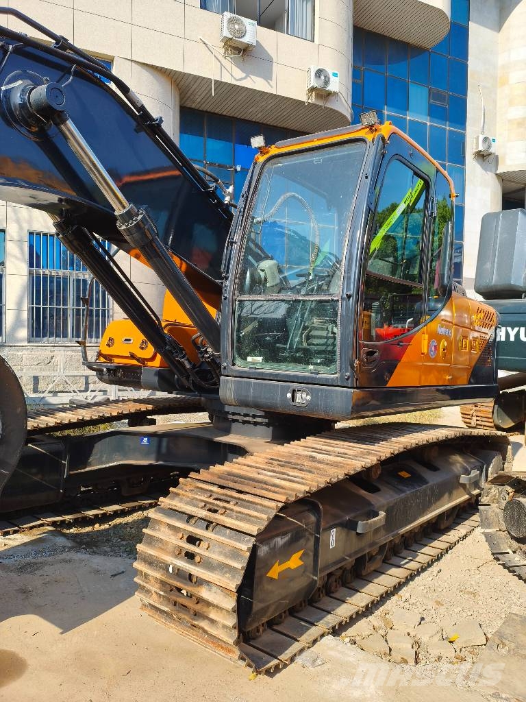 Hyundai HX 220 AL 履带挖掘机