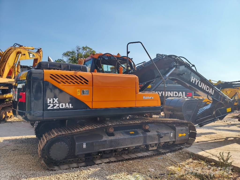 Hyundai HX 220 AL 履带挖掘机