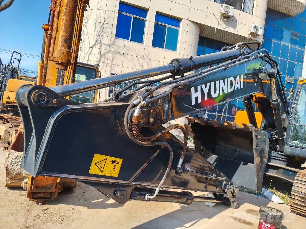 Hyundai HX 220 AL 履带挖掘机