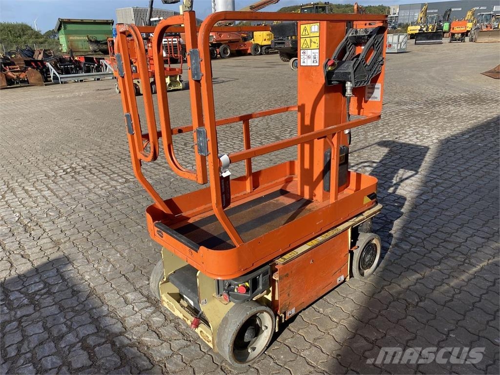 JLG 1230ES Henkilönostimet ja nostolaitteet