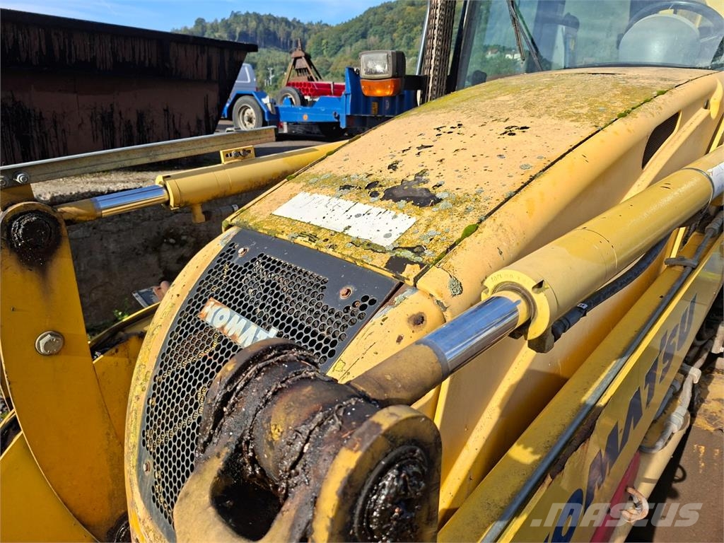 Komatsu WB 93 R-5 4X4 Stavebnictví - ostatní