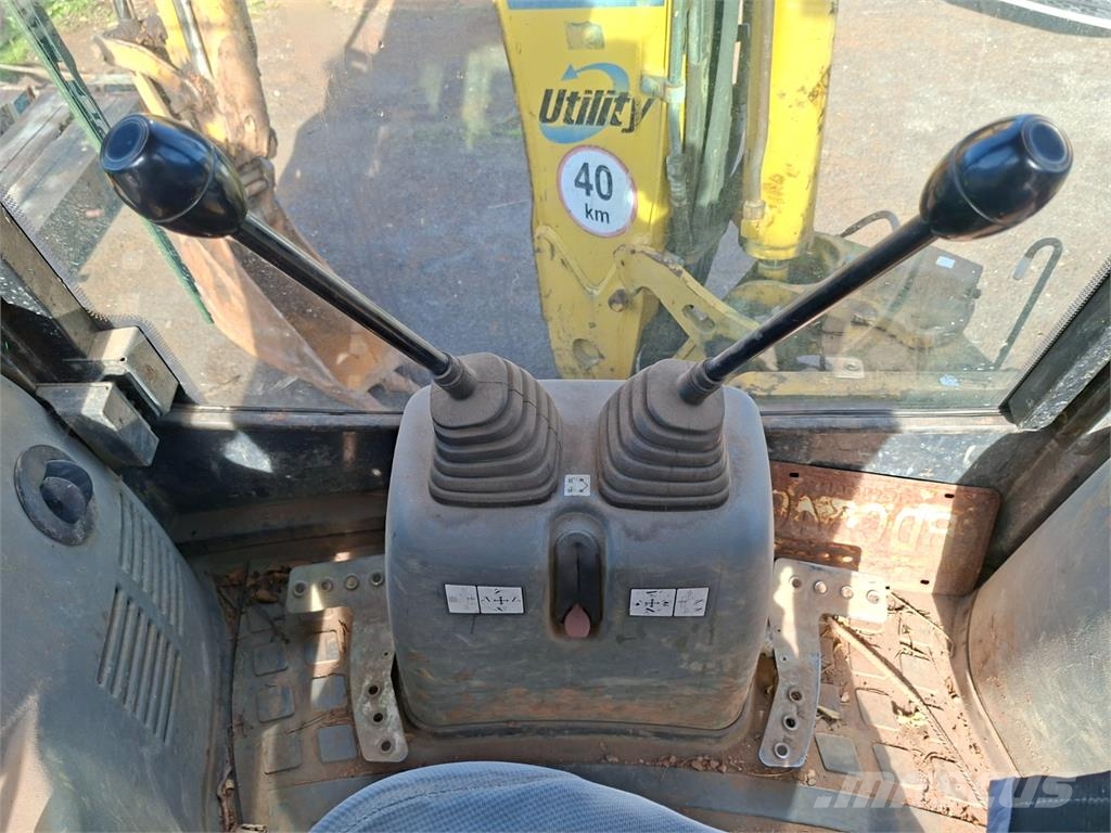 Komatsu WB 93 R-5 4X4 Stavebnictví - ostatní