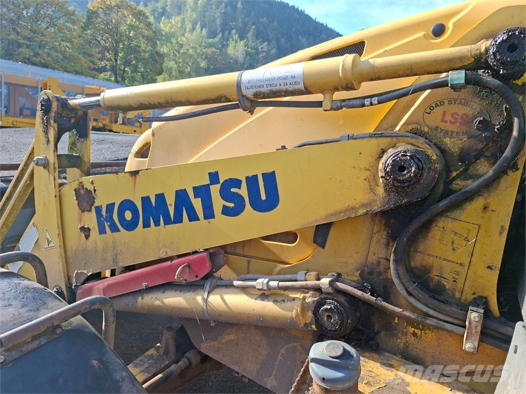 Komatsu WB 93 R-5 4X4 Stavebnictví - ostatní