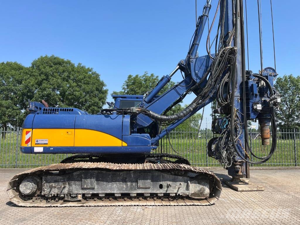 Soilmec SR40 Drilling Rig Cat 325 معدات الثقب السطحي