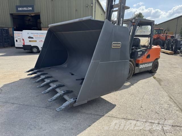 Doosan DL 580 6cbm go bkt دلاء