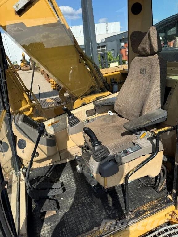 CAT 325BL Gravemaskiner på larvebånd
