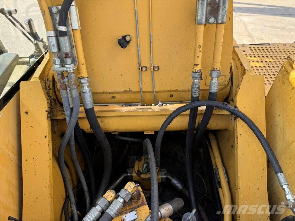 CAT 325BL Gravemaskiner på larvebånd