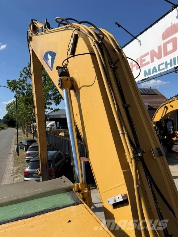 CAT 325BL Gravemaskiner på larvebånd