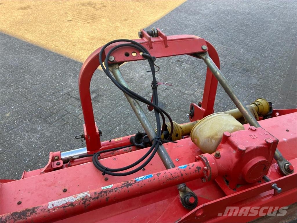 Kuhn VKM 280 Друга техника за жънене на фураж