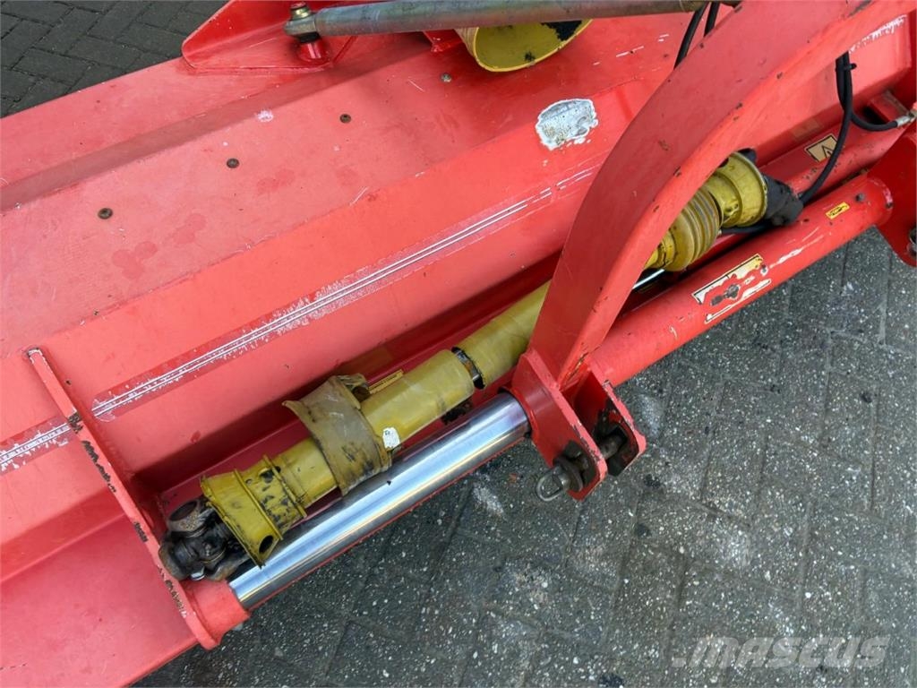 Kuhn VKM 280 Друга техника за жънене на фураж