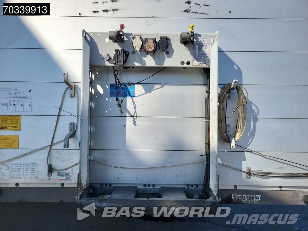 Schmitz Cargobull SCB*S3T 3 axles Sliding Roof Брезентови полуремаркета
