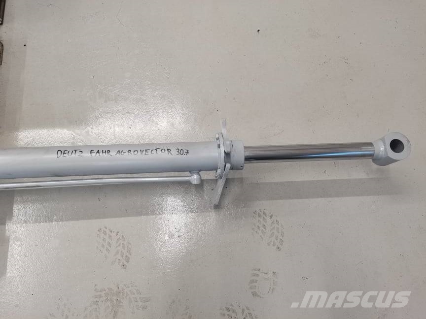 JLG 307 {Telescope extension hydraulic cylinder} Ausleger