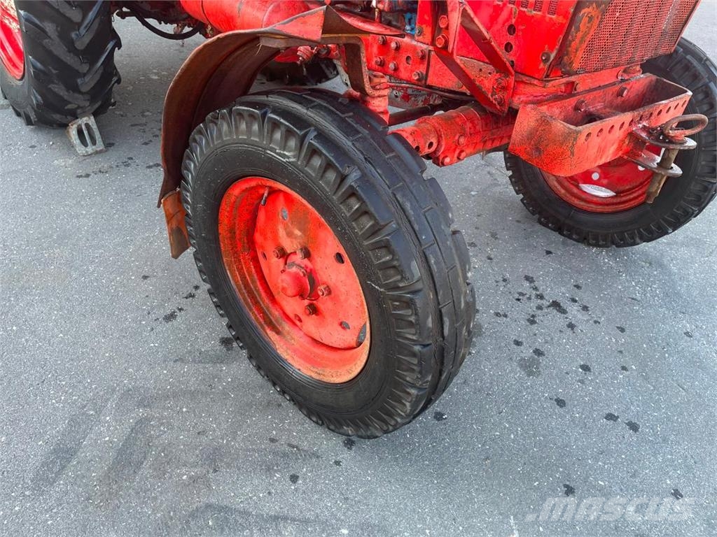 Belarus MTS 80 الجرارات