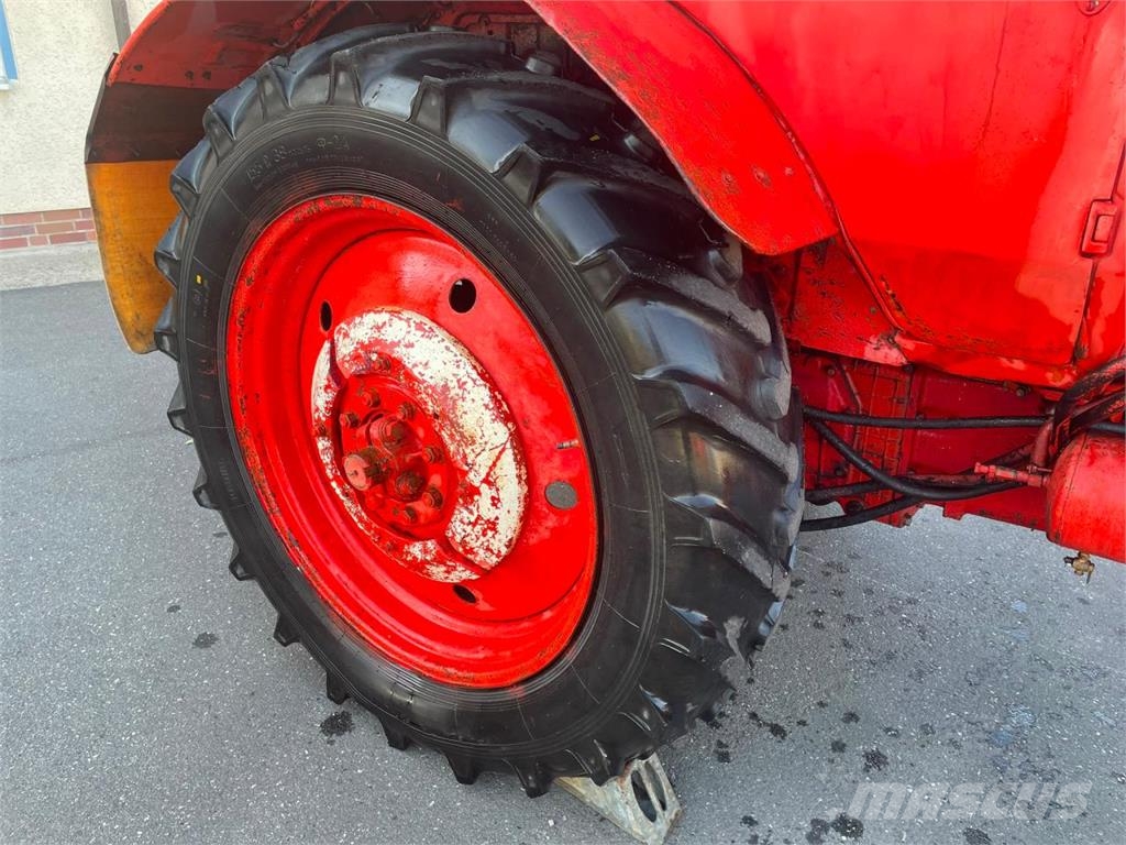 Belarus MTS 80 الجرارات