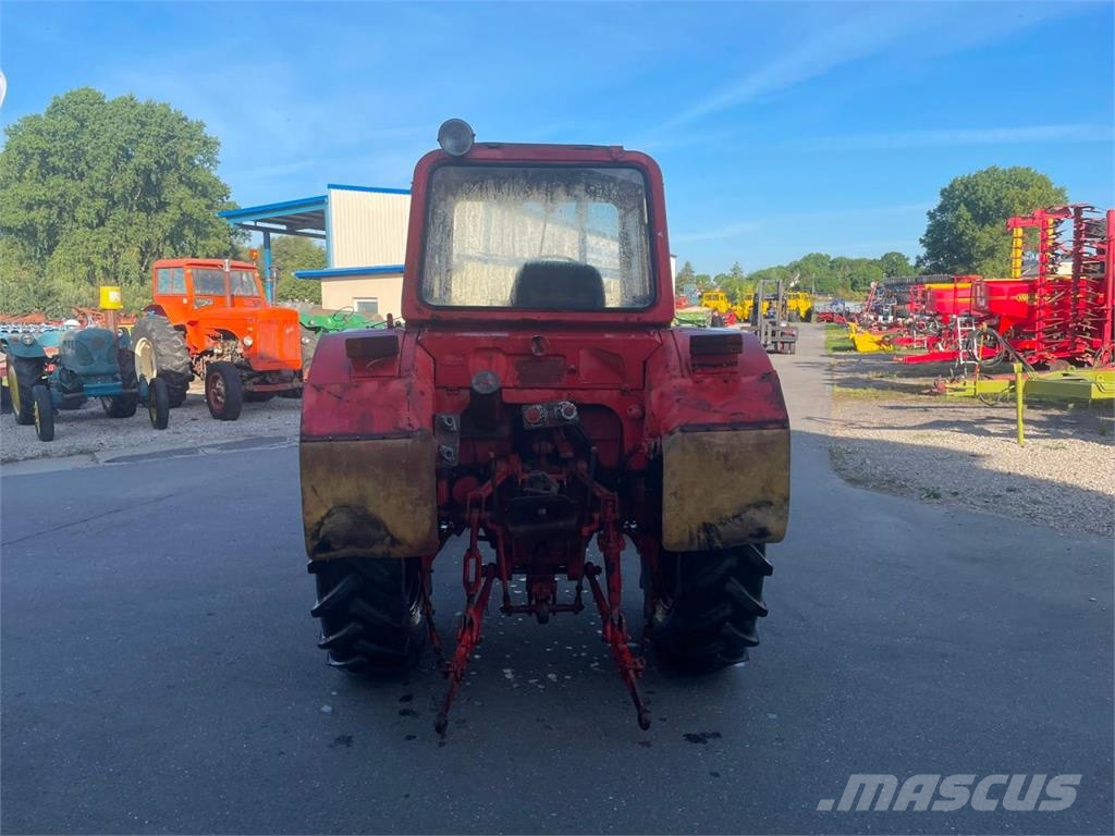 Belarus MTS 80 الجرارات