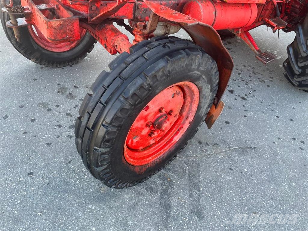 Belarus MTS 80 الجرارات