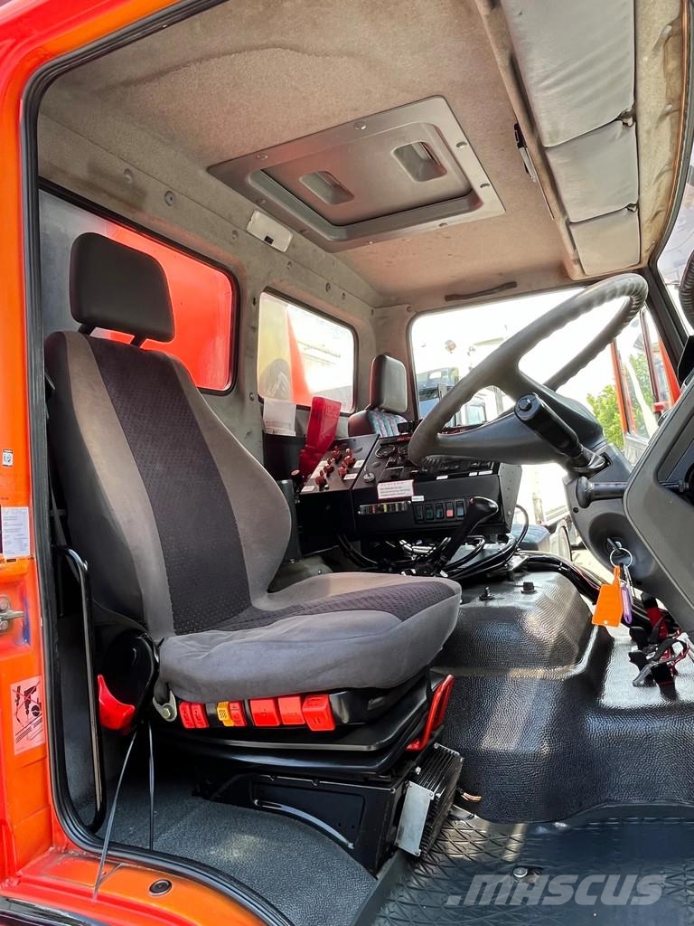 Mercedes-Benz 1317 KO, Kehrmaschine, Straßenreiniger, selbstf. A Camión de barrendero