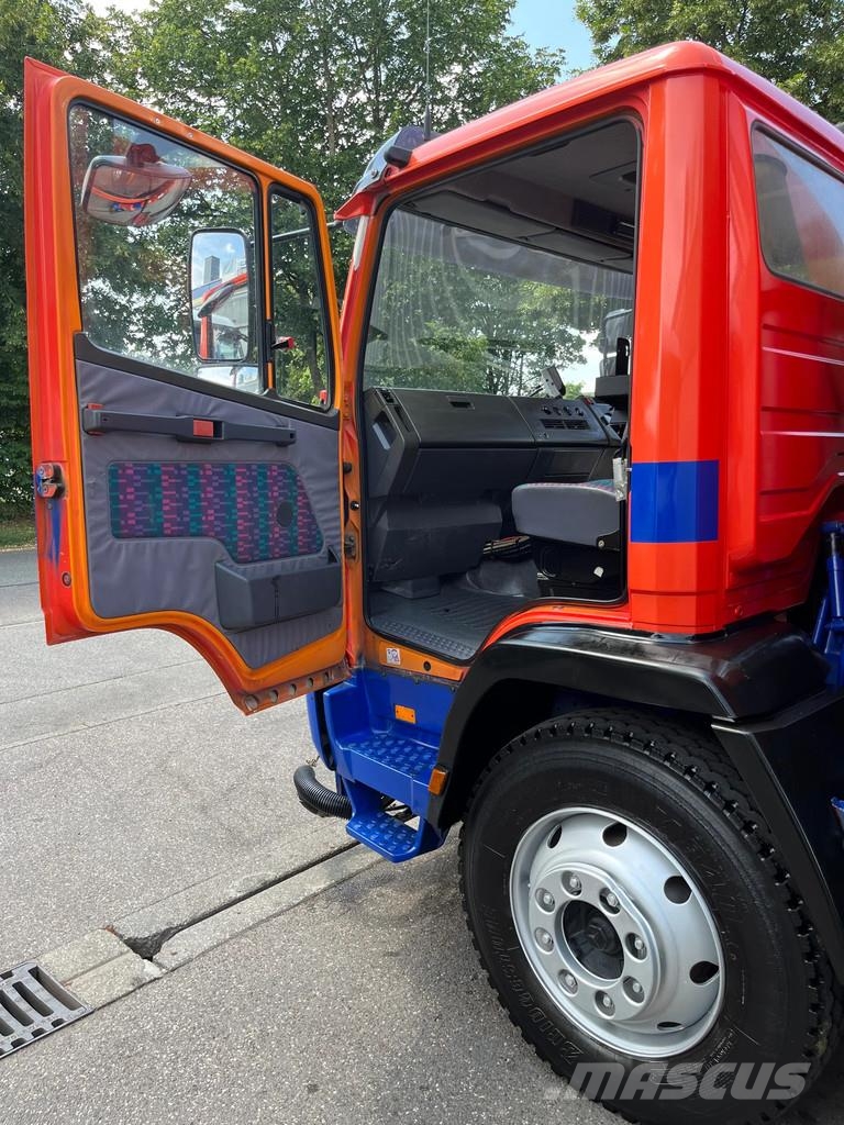 Mercedes-Benz 1317 KO, Kehrmaschine, Straßenreiniger, selbstf. A Camión de barrendero