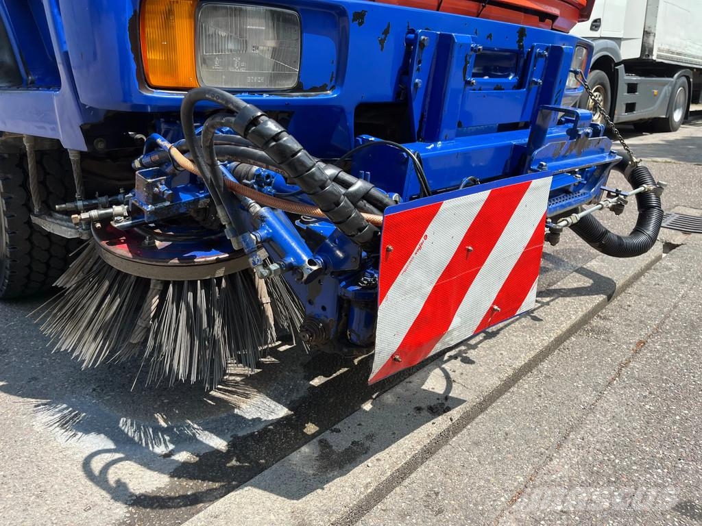 Mercedes-Benz 1317 KO, Kehrmaschine, Straßenreiniger, selbstf. A Camión de barrendero