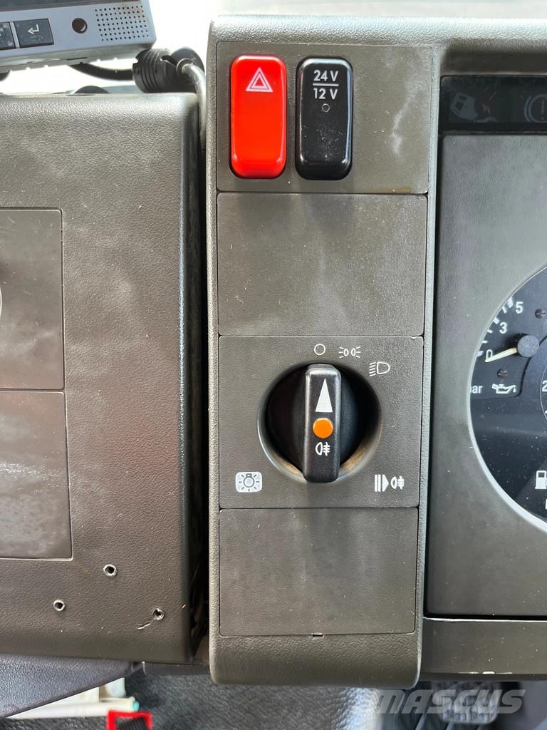 Mercedes-Benz 1317 KO, Kehrmaschine, Straßenreiniger, selbstf. A Camión de barrendero
