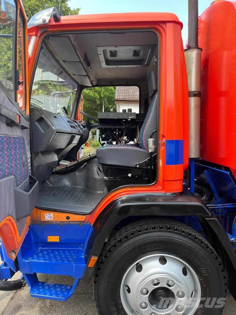 Mercedes-Benz 1317 KO, Kehrmaschine, Straßenreiniger, selbstf. A Camión de barrendero